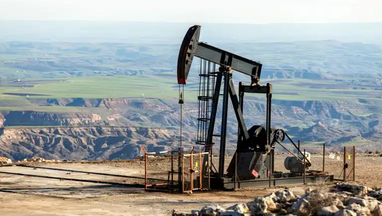 Ülke, Petrolünü İndirimli Satıyor: Ekonomik Riskler Arttı